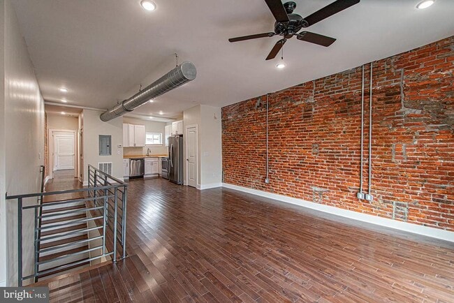 Building Photo - 2061 South St