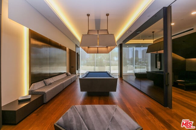 Building Photo - 889 Francisco St