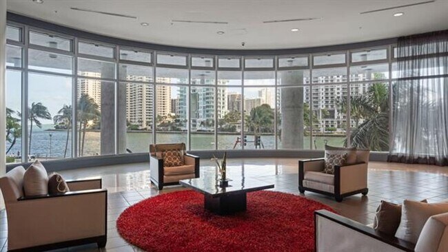 Building Photo - 300 S Biscayne Blvd