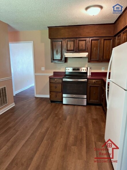 Building Photo - 4705 Metro Park Ln