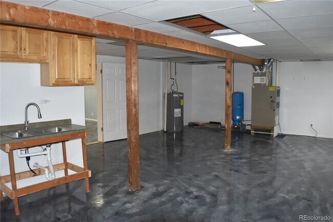 Building Photo - 1014 Elfin Glen Dr