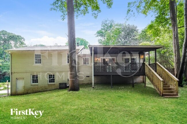 Building Photo - 125 Creekview Dr