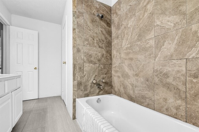 Building Photo - 7227 Greenyard Dr