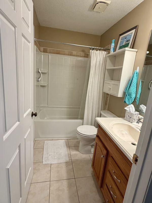Building Photo - 4100 Sedgewood Dr
