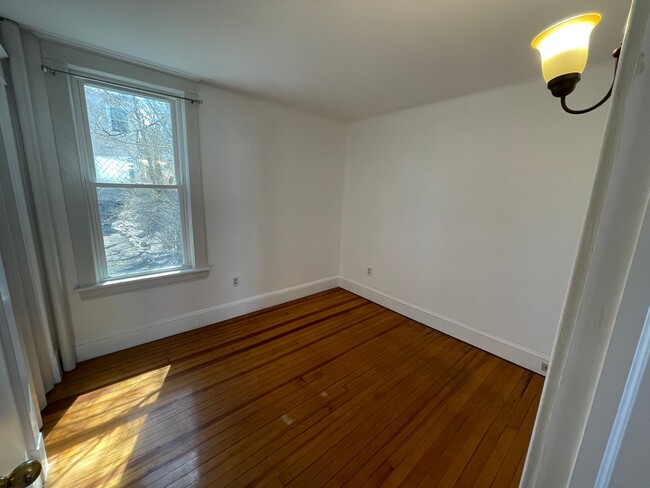 Building Photo - 26 Livingston Ave