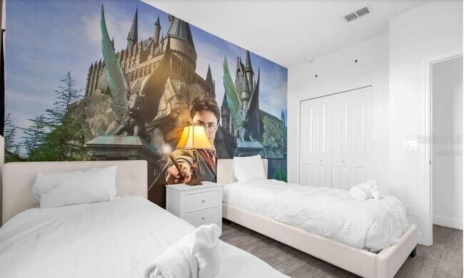 Building Photo - 450 Captiva Dr