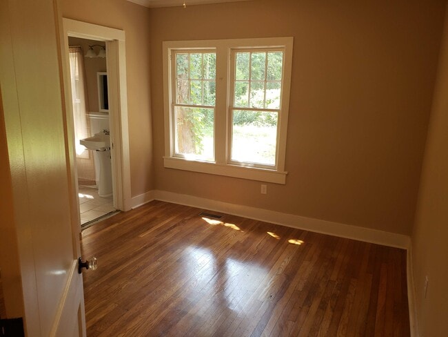 Building Photo - 129 Park Pl