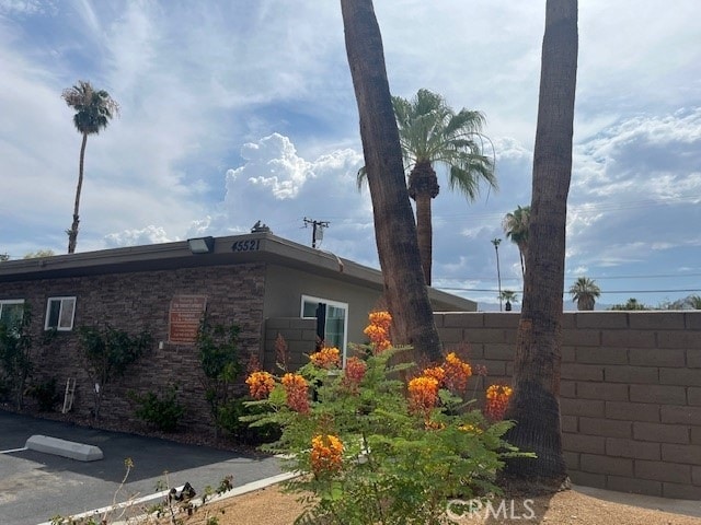 Building Photo - 45521 Sunset Ln