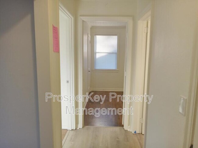 Building Photo - 3619 Walton St