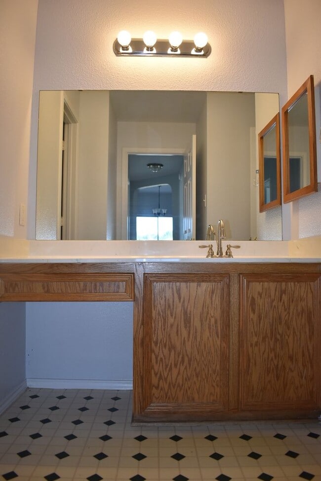 Building Photo - TWO LIVING ROOMS AND TWO DINING ROOMS! Sol...