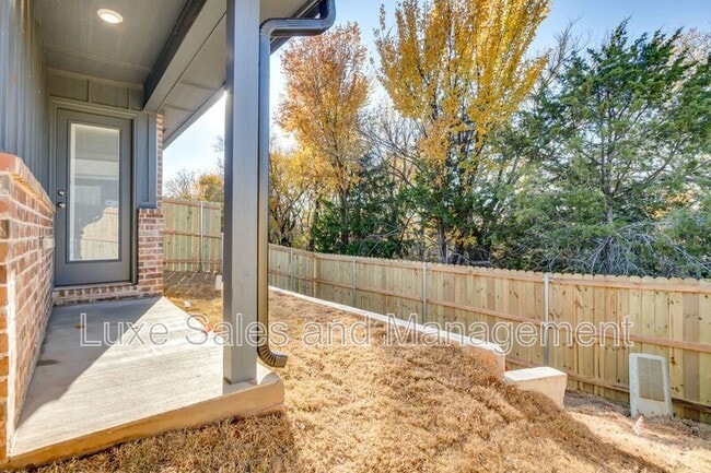 Building Photo - 11613 Mackenzie Wy