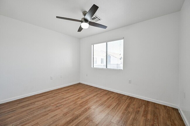 Building Photo - 3065 N 67th Ave