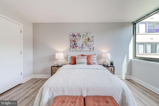 Building Photo - 600 Roosevelt Blvd