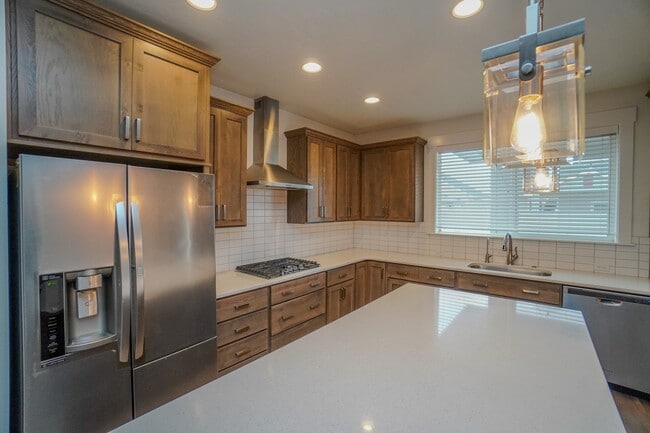 Building Photo - 5967 W Daphne Dr