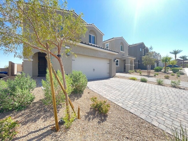 Building Photo - Beautiful Gated Henderson Home | 3 Bed/ 2.5 Bath- AVAILABLE 3/31/26