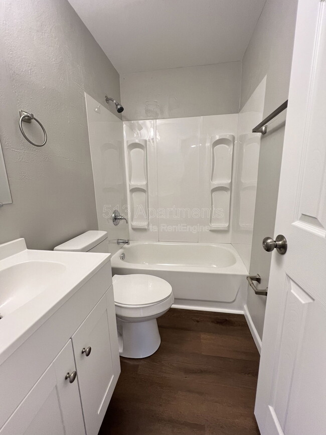 Building Photo - 524 Rockdale Ave