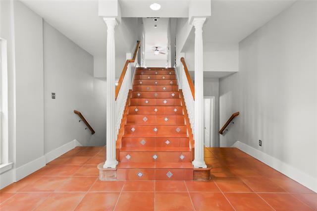 Building Photo - 4020 Mediterranean St