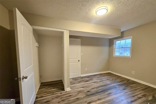 Building Photo - 321 Tarragon Wy SW