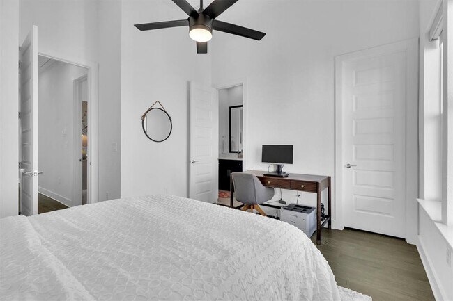 Building Photo - 4806 Olive Sparrow Dr