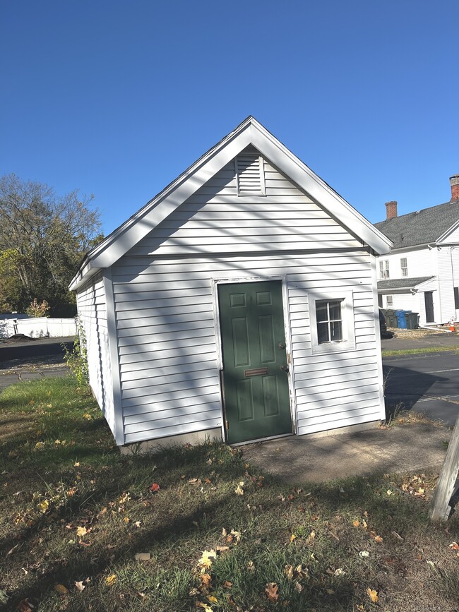 Building Photo - 470 New Britain Rd
