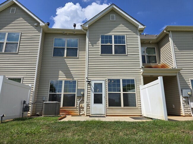 Building Photo - 4014 Canterwood Dr