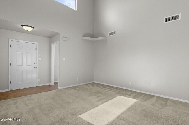 Building Photo - 2300 Glitter St