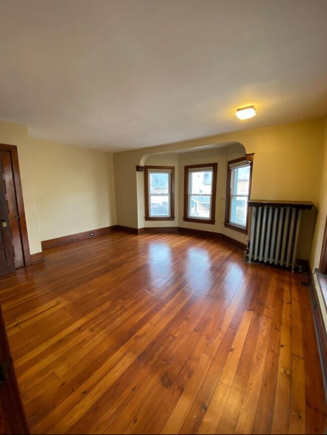 Building Photo - 218 Noble St