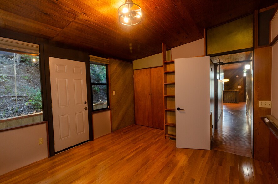 Building Photo - 9801 Shadow Island Dr