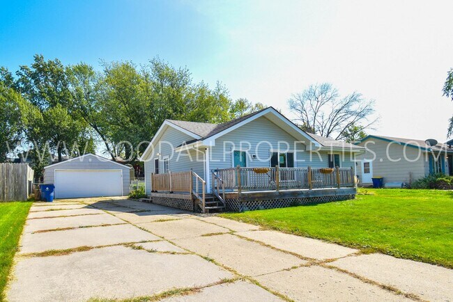 Building Photo - 2 Bedroom 2 Bath Home in Des Moines