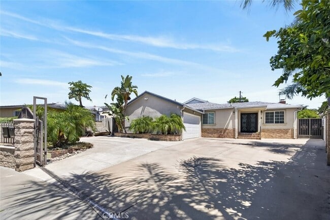 Building Photo - 14827 Dearborn St