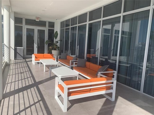 Building Photo - 6326 NW 105th Pl