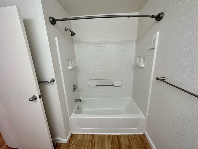 Building Photo - For Rent - [Hillsdale] 95-1195 Makaikai St...