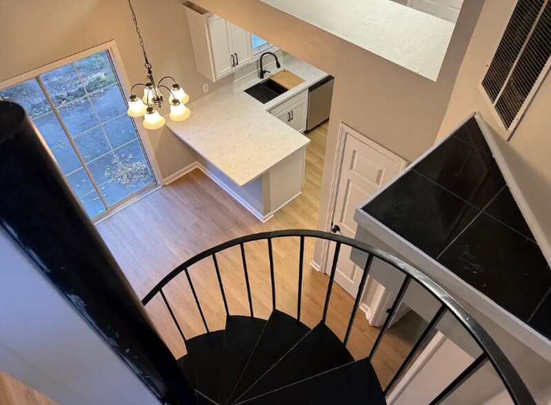 Building Photo - 2644 St Charles Ln NW