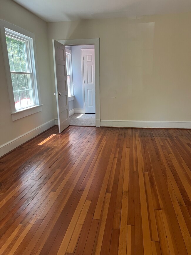 Building Photo - 337 Laurel Mills Rd