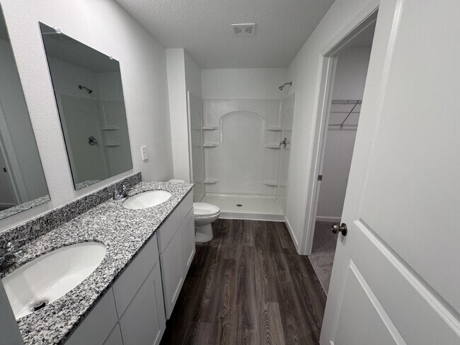 Building Photo - "Charming 4-Bedroom Home in Spring Hill, F...