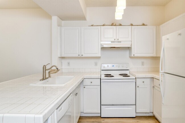 Building Photo - 35109 Harbour Vista Cir