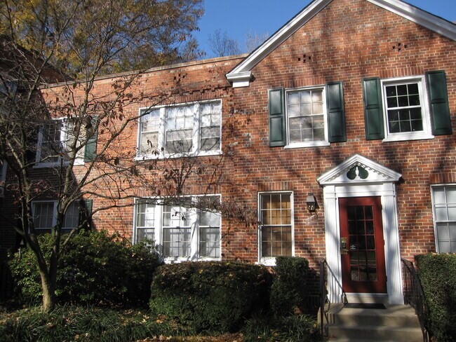 Primary Photo - 2011 Key Blvd