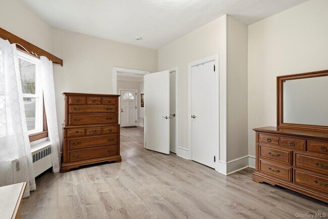 Building Photo - 110 Gleneida Ave