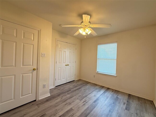Building Photo - 10102 Sweet Olive Way