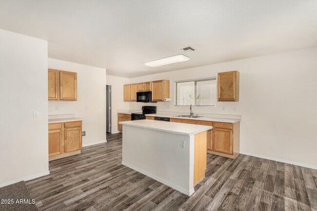 Building Photo - 15554 W Gelding Dr