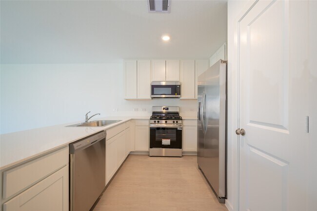Building Photo - 6147 Sunburst Scarlet St