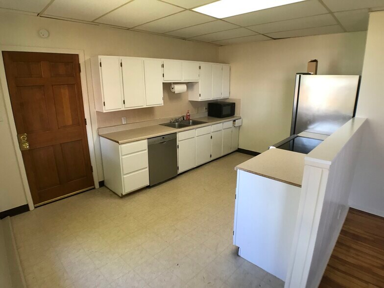 Building Photo - 3529 Vernon Drive