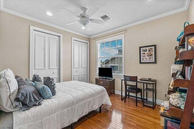 Building Photo - 3117 Florida Blvd