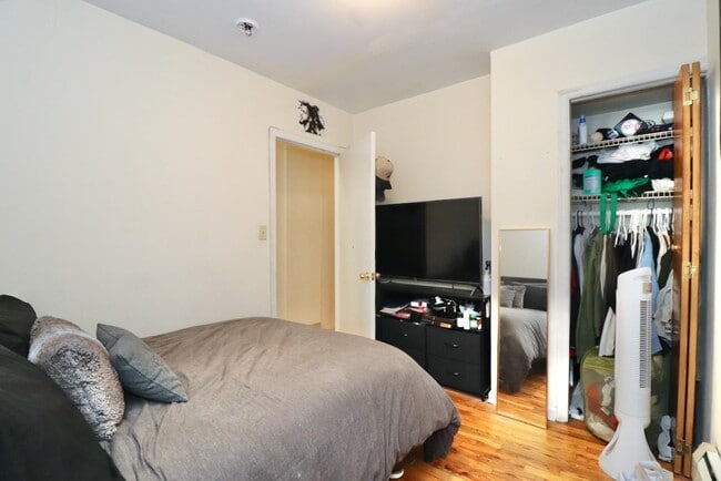 Building Photo - 311 5th St