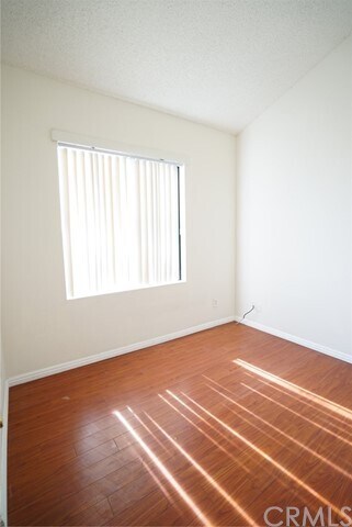 Building Photo - 1012 S Marengo Ave