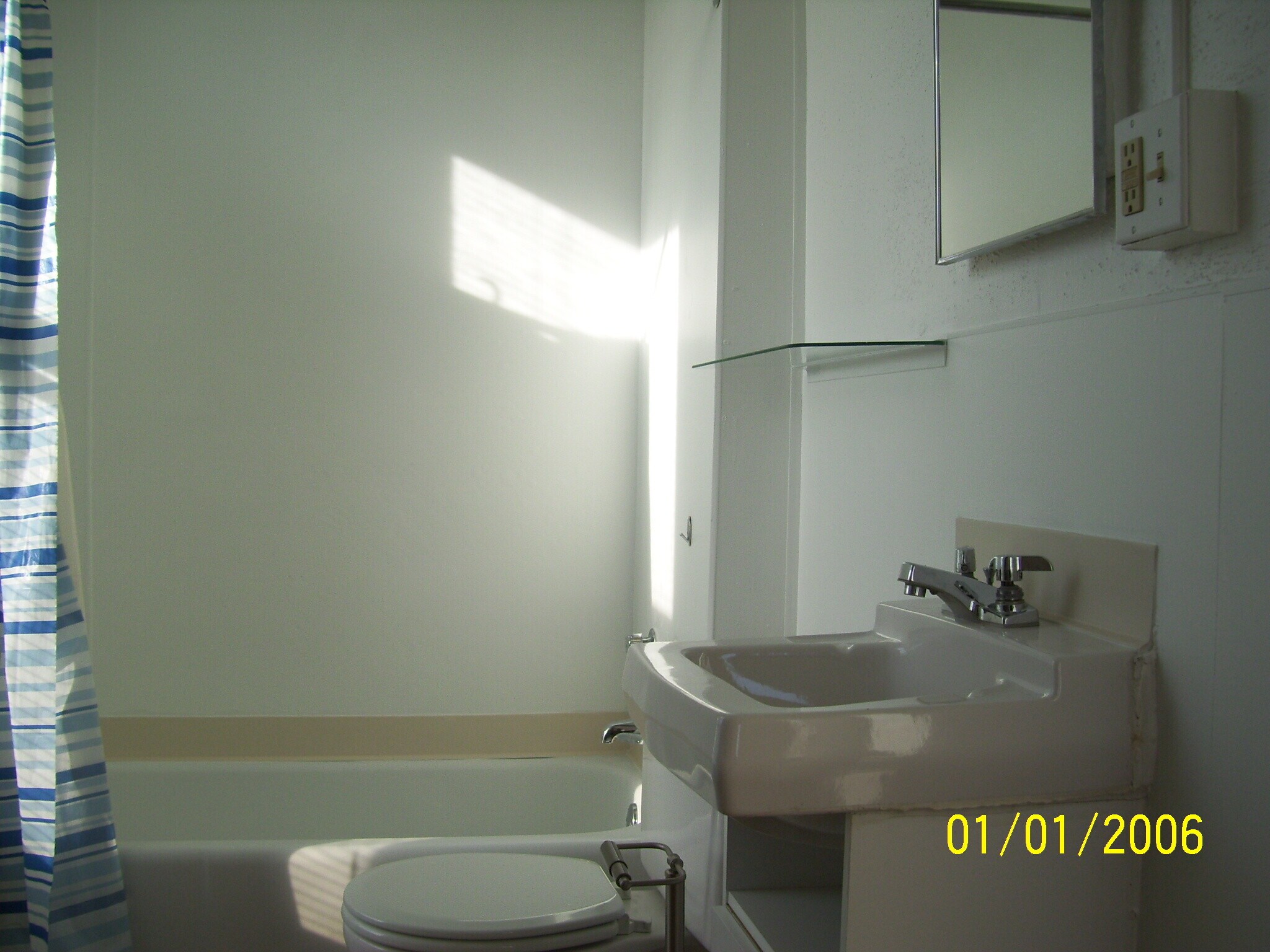 Building Photo - 914 N Salina St