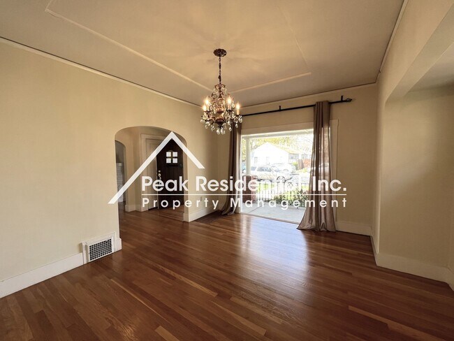 Building Photo - Charming East Sacramento 1bd/1ba - Must See!