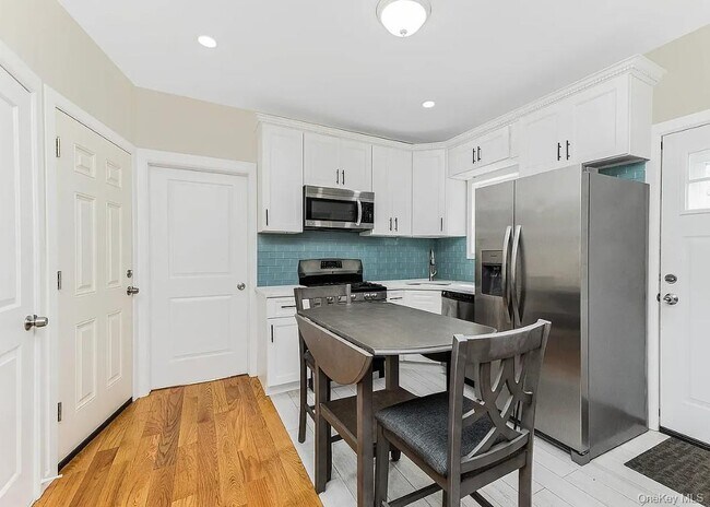 Building Photo - 5631 Post Rd