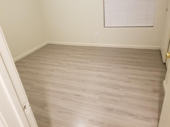 Building Photo - 66389 Desert View Ave