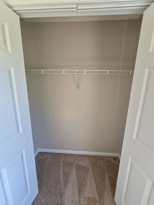 Building Photo - 3 bedroom 2 bath home in Foxtrace subdivision